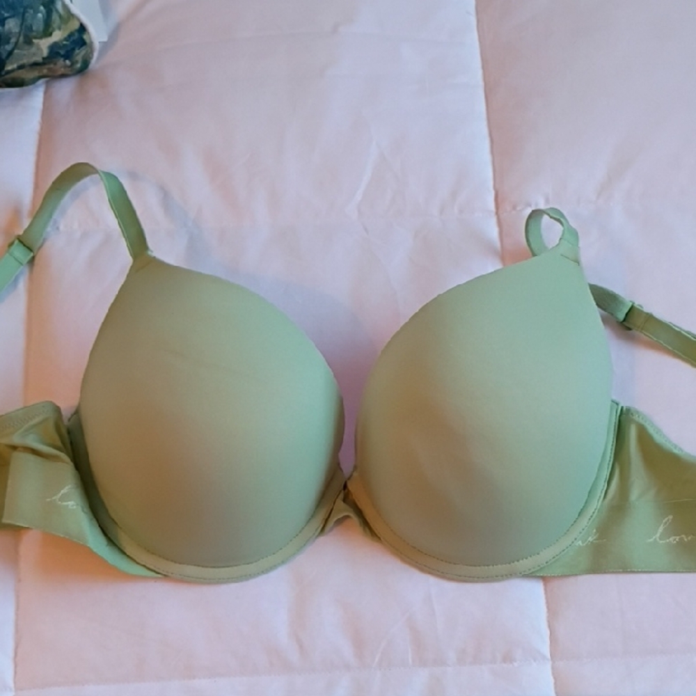 Victoria's Secret Light Green Bra
